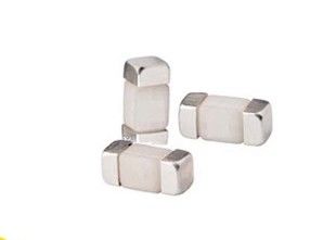 calidad  Withstand Inrush CQ24LT 002 6.1x2.6mm Ceramic Time Lag Chip Fuse 2A 350V 6125 For LED Lighting Overcurrent Protection fábrica