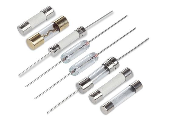 Fusible de acción rápida de salidas axiales 1.25A del tubo de cristal del certificado japonés 5x20 milímetro F de PSE con capacidad de fractura baja