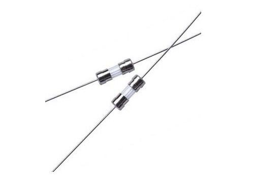Fusible de retraso de tiempo miniatura con terminales axiales T5AL250V 5A 250VAC 500PCS del tubo de cristal del soplo lento del VDE 4x11m m de Alemania por bolso