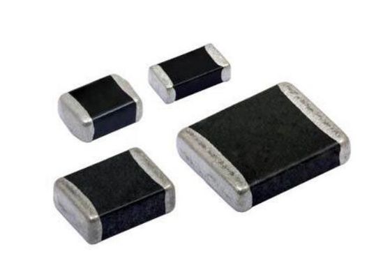 3216 varistor de múltiples capas automotriz del microprocesador de la amortiguador de onda de la película gruesa SMD 1206 47V el 40% para la protección del módem
