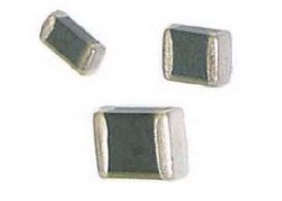 Supresores transitorios del voltaje del varistor de los MOVIMIENTOS del microprocesador de la protección contra sobrecargas de SMD 0402 14V 10A 1005 de múltiples capas normales