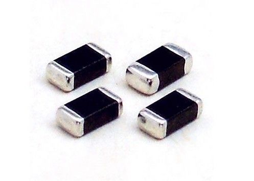 5750 5650 amortiguadores de onda transitorias de múltiples capas de los varistores del soporte superficial MLV MVR2220-391G 5.7x5m m 391V 500A