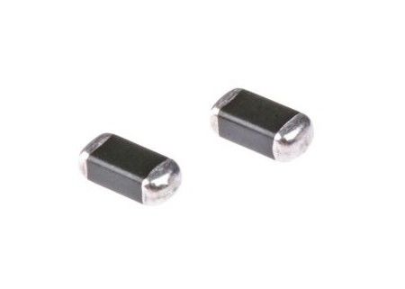 Los supresores transitorios de SMT saltan el varistor MVR3220-471G 35pF 450A que afianza 775V la caja del varistor con abrazadera 470V 3220 (los 8552M)