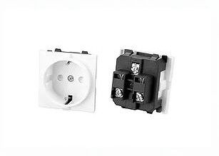 La UE 440 del estruendo 49 tapa sola prenda impermeable del zócalo de potencia europea de la pared del enchufe del mercado estándar de la CA Schuko RG-02 250V 16A IP20
