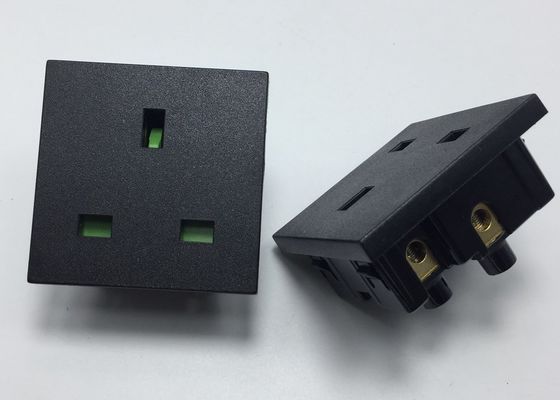 El BSI aprobó los enchufes y los zócalos eléctricos BS 1363 del zócalo RB-02 del mercado 3 de poste 13A 250V de pared del poder BRITÁNICO femenino británico del panel