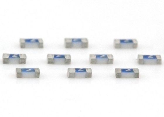 Altos fusible lento 32VDC 1A 1.5A 2A 2.5A 3A 4A 5A del soplo SMD del Withstand 0603 actuales de la avalancha UL248-14