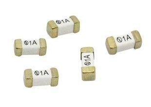 Tipo DETERMINADO plateado plata UL de cerámica del fusible 3A 125V 2.6mmx6.1m m PSE CSA del soporte de la superficie del cuadrado lento SMD del soplo