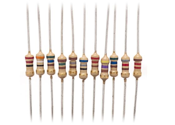 La película de carbono miniatura de CFR fijó el resistor 0.5W 1WS 330R el 5% 350V 9032 3.2x9m m de color caqui con terminales axiales