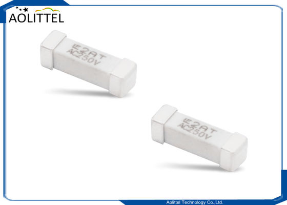 Tiempo de Lag Subminiatura pequeña superficie cuadrada montaje de fusible 0.50A - 5.0A 250V 443 Serie NANO2 3x10mm