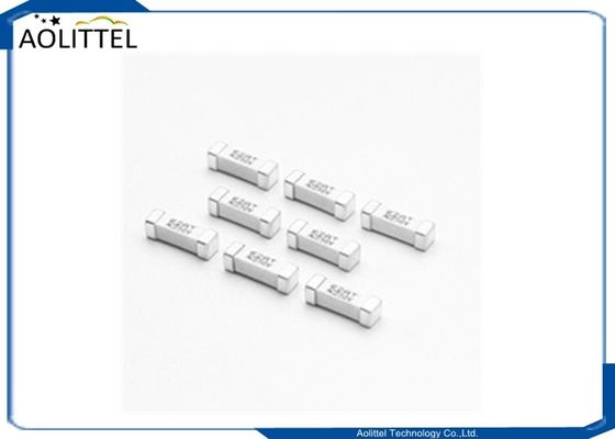 Tiempo de Lag Subminiatura pequeña superficie cuadrada montaje de fusible 0.50A - 5.0A 250V 443 Serie NANO2 3x10mm